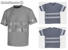 Camiseta manga corta gris con cintas reflectantes