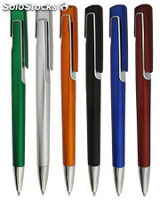 caneta plã¡stica com cores variadas