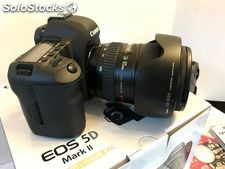Canon eos 5D Mark iv z obiektywem ef 24-105 mm f / 4L is ii usm