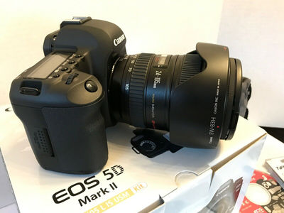 Canon eos 5D Mark iv z obiektywem ef 24-105 mm f / 4L is ii usm