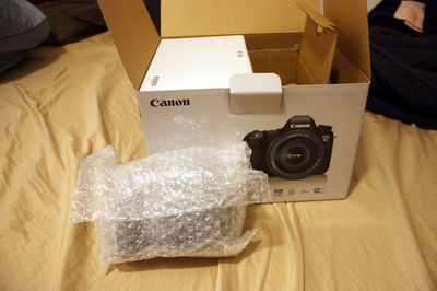 Canon eos 6D mark ii dslr camera ( body )