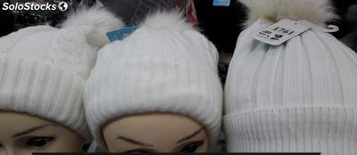 Cappelli invernali in stock donna vari modelli con brillantini e pon pon - Foto 4
