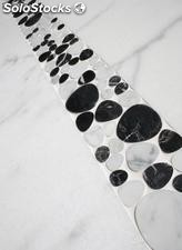 Carrelages de bordure de Pierre circulaire de marbre noir et blanc.