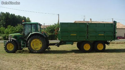 Carro agrícola 12Tn Tandem con volteo posterior hidraulico.