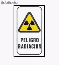 Cartel señalizacion peligro radiacion