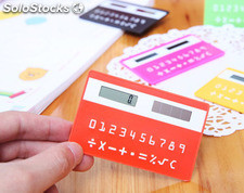 cena calculadora tarjeta delgado con energía solar
