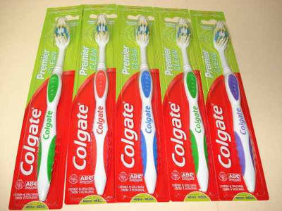 Cepillo de dientes Colgate premier clean