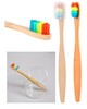 Cepillo dental en madera con cerdas en divertidos colores