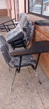 chaises avec écritoire