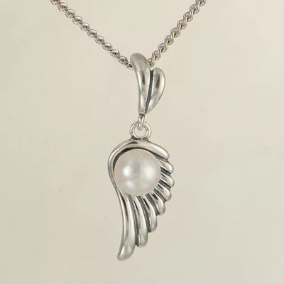 Charms plata ala de ángela con perla blanca sin cadena