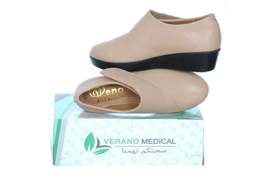 Chaussures médicales pour femmes âgées