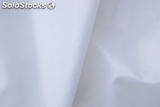 Cienka biała tkanina ortalionowa, cena 0,40zł/ 1mb