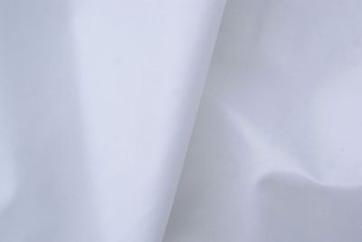 Cienka biała tkanina ortalionowa, cena 0,40zł/ 1mb