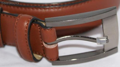 Cinturón clásico de cuero para hombre