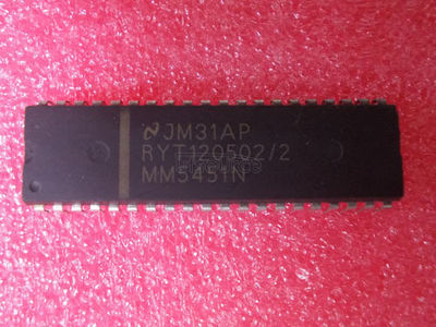 Circuito integrado de compçõente eletrônico de semicondutores MM5451N