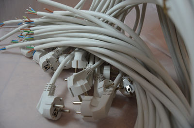 Clavija Schüko - Sección 1.5mm - Cable blanco 1.8m SKU: ELW00100