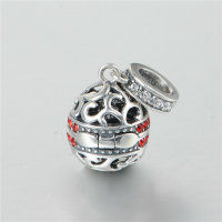 colgante plata para pulsera, diseño de anillo y pola con piedras rojas. - Foto 2