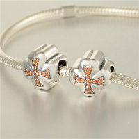 colgante plata para pulsera, diseño de corazónes + cruz con piedras rojas - Foto 2
