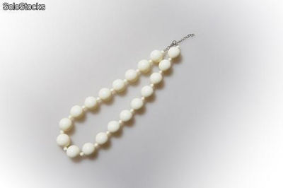 Collar de perlas acrílicas - Foto 4