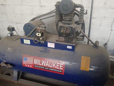 Compresor De Aire Industrial Marca Milwaukee Mod. Com - Foto 2