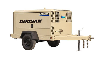 Compressor de ar parafuso móvel Doosan XP375E
