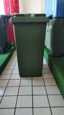Contenedor de basura en polietileno de alta densidad 360 litros varios colores - Foto 2