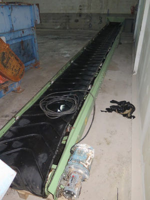 Conveyor of 7.80 m x 0.50. Motor gearbox 1.5 Kw (2 hp) at 70 rpm.