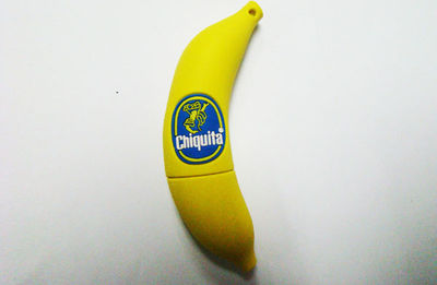 Creative banane USB Flash drive 2G mémoires bâton bande dessinée cadeau en gros