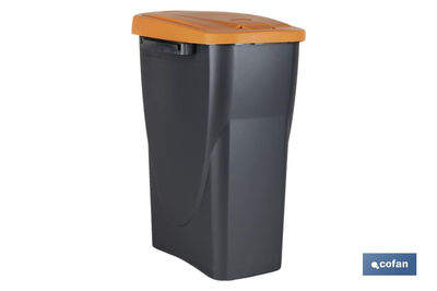 Cubo de basura naranja para reciclar residuos orgánicos | Tres medidas y