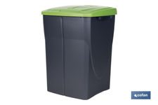 Cubo de basura verde para reciclar materiales de vidrio | Tres medidas y