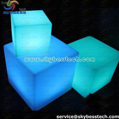 Cubo lumineux-lampe/tabouret cubique - Slide design