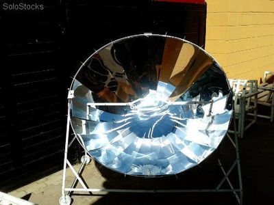 Cuiseur solaire parabolique (140cm)