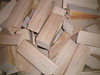 Cuñas de madera para la construcción.