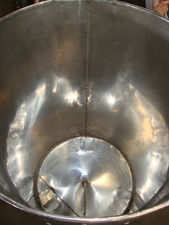Cuve en acier inoxydable 300 litres pieds en fer