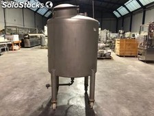 Depósito 1.000 litros sencillo provisto para añadir agitador en acero inoxidable