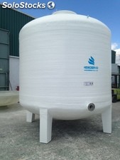Deposito de agua vertical con patas 12.000 litros