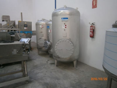 Depósitos de acero inoxidable acumuladores de agua caliente