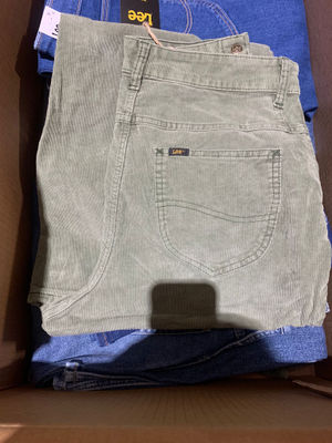Destockage jeans et pantalons femmes Wrangler / Lee - Photo 2