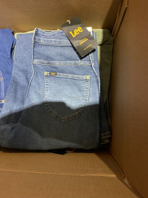 Destockage jeans et pantalons femmes Wrangler / Lee - Photo 3