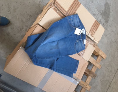Destockage lot de jean mango femme - Photo 2