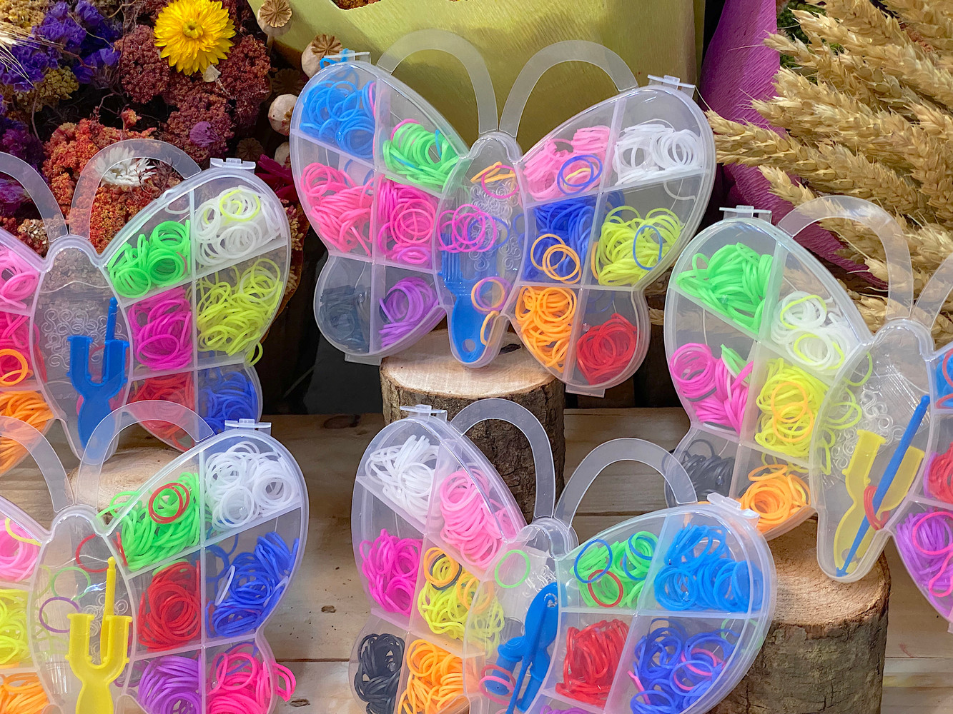 Detalles para niñas niños estuche con gomas de colores para hacer pulseras