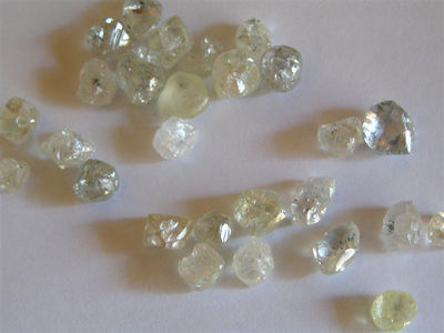 Diamantes disponibles ahora / rough uncut diamond white / fancy colored