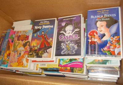 Discos LP con exitos de los Setentas y Ochentas. Stock de Películas VHS Disney - Foto 2