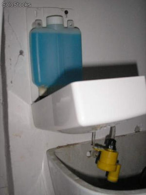 Dispositivo brevettato per disinfezione automatica wc
