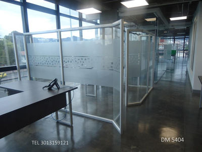 Divisiones de oficina en vidrio