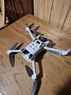 DJI - Mini 4 Pro Fly More Combo Plus Drone and RC 2 Remote Control with Built-in