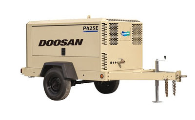 Doosan potencia móvil P425E Compresor de aire de tornillo móvil eléctrico