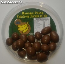 Drageado de banana passa coberto com chocolate ao leite, caixa 35 x 100 g