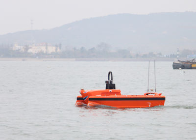 Drone marin ASV auto-piloté, destiné à la surveillance hydrographique des lacs - Photo 2