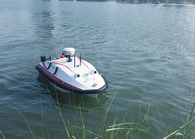 Drone marin télé-opéré pour études hydrographiques